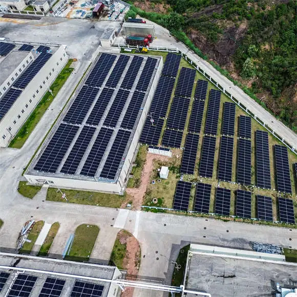 Składane magazyny energii fotowoltaicznej – lekkie i kompaktowe – MATTRABUD ENERGY GROUP
